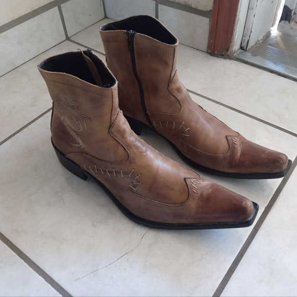 Used Aldo boot size 11 with zipper very good condition - Picture 7 of 9